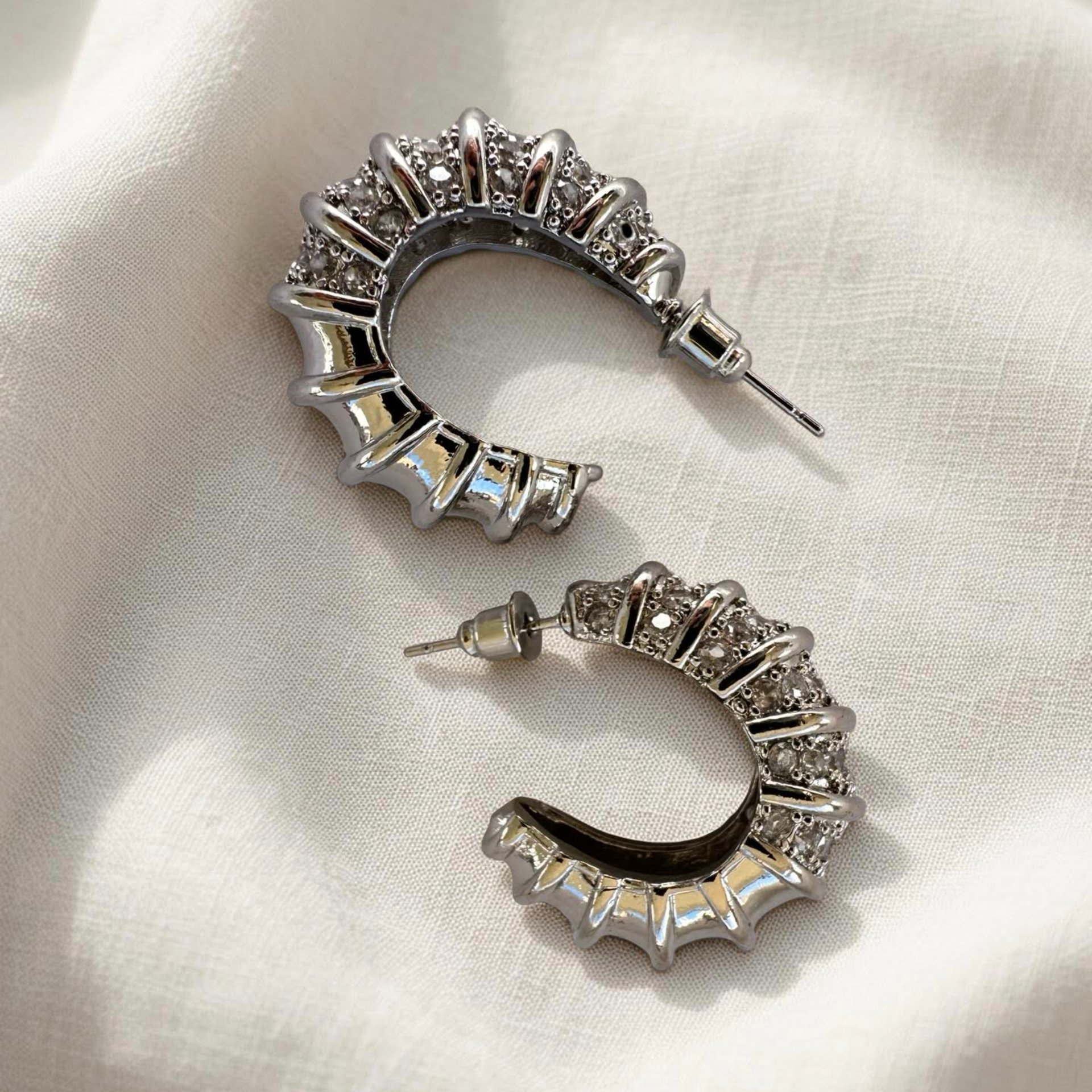 Silver Spiral Taşlı Halka Küpe