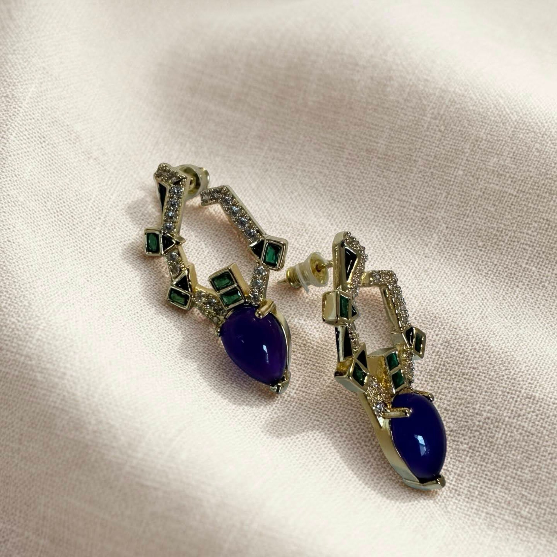 Amethyst Muse Taşlı Sallantılı Küpe