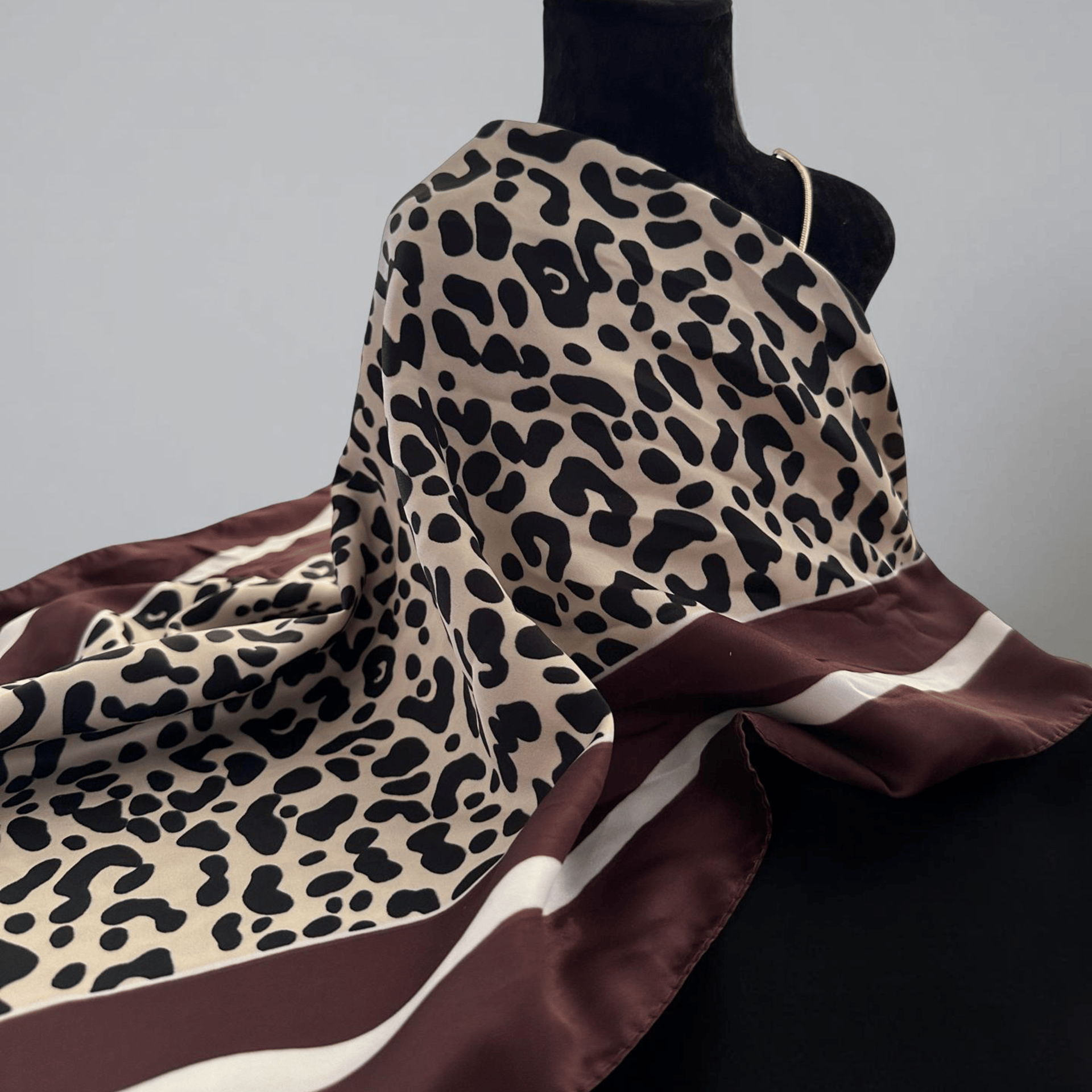 Leopar Desenli Düz Fular - 2. görsel