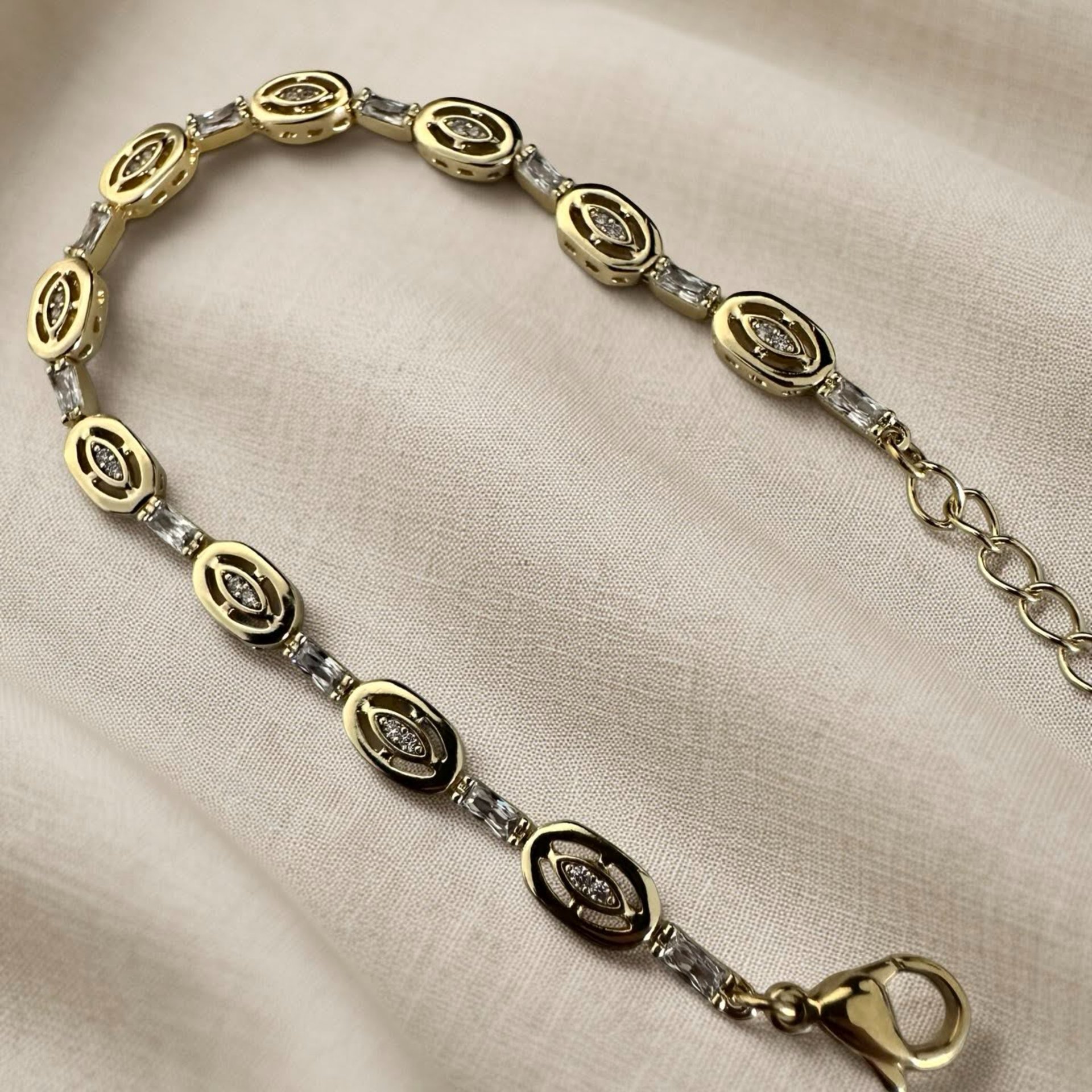 Eternal Oval Baget Kristal İşlemeli Bileklik