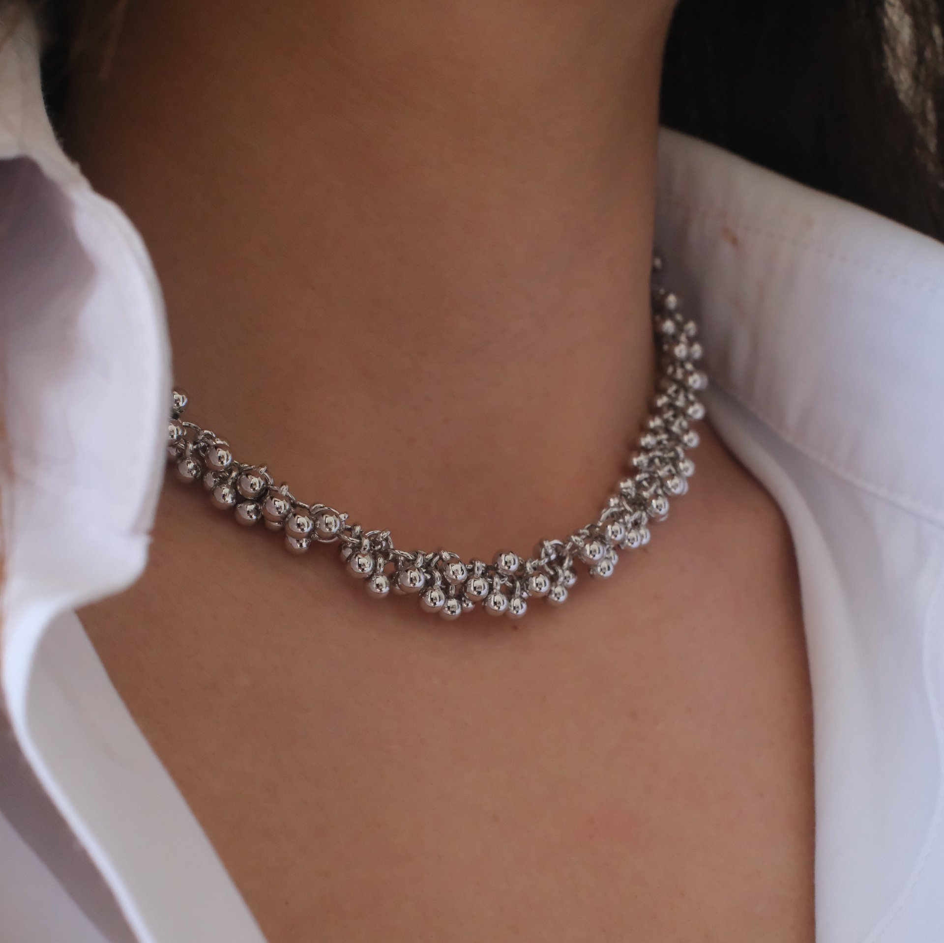 ZestieCo Cluster: Işıltılı Top Figürlü Choker Kolye 